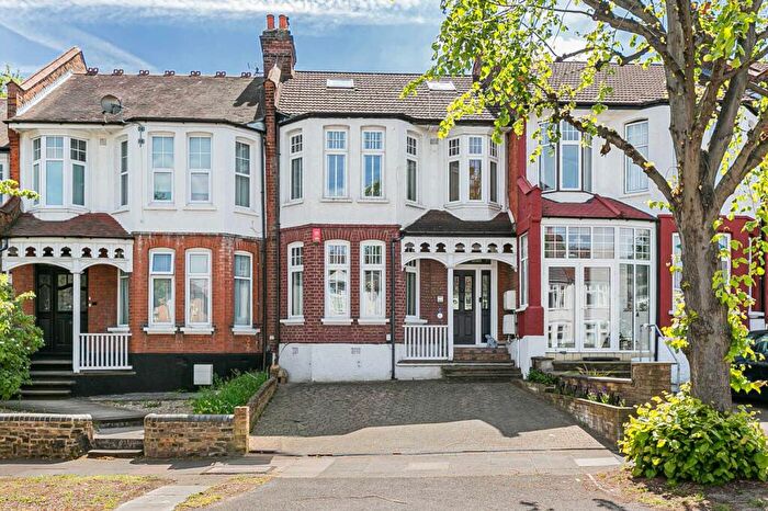 4 Bedroom Terraced House For Sale In Bourne Hill, Palmers Green, N13