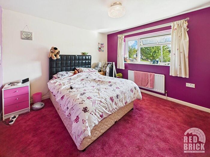 3 Bedroom Terraced House For Sale In Adkinson Avenue, Rugby, Warwickshire, CV22