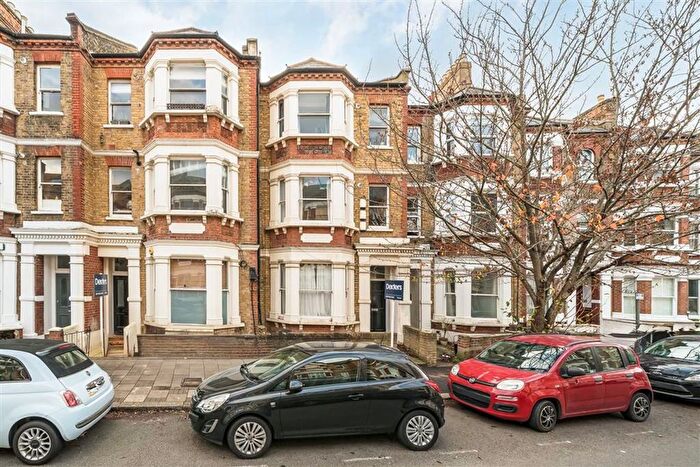 2 Bedroom Flat To Rent In Handforth Road, Oval, SW9