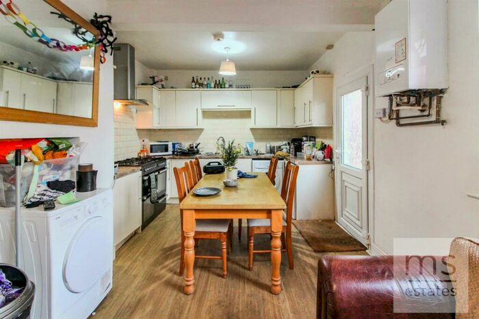 8 Bedroom Semi-Detached House To Rent In £pppw Derby Road, Lenton, Nottingham, NG7