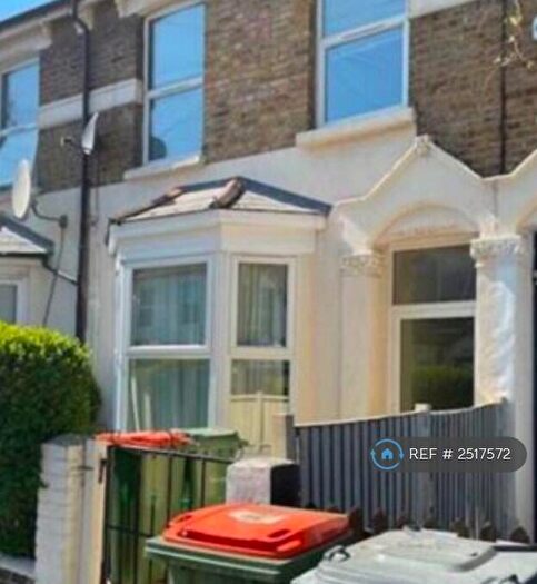 4 Bedroom Flat To Rent In Caistor Park Road, London, E15