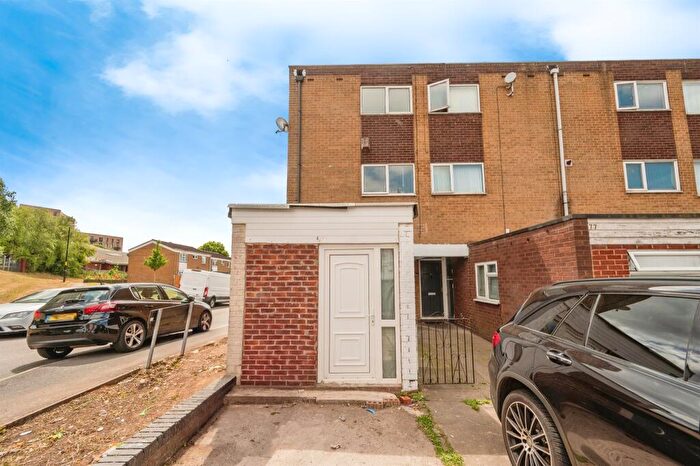 4 Bedroom End Of Terrace House For Sale In Highgate Street, Birmingham, B12