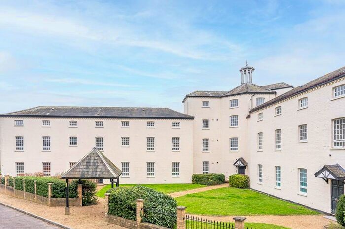 1 Bedroom Ground Flat To Rent In Collett Road, Ware, SG12