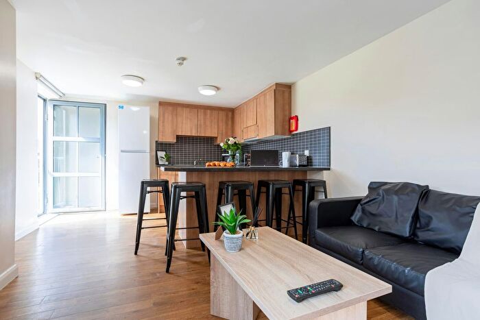 1 Bedroom Flat To Rent In Hotwell Road, Bristol, BS8