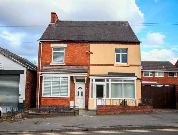 3 Bedroom Semi-Detached House To Rent In Tamworth Road, Two Gates, Tamworth, Staffordshire, B77