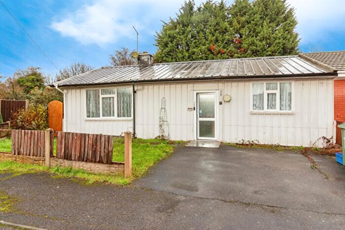 3 Bedroom Semi-Detached Bungalow For Sale In Exeter Street, Stafford, ST17