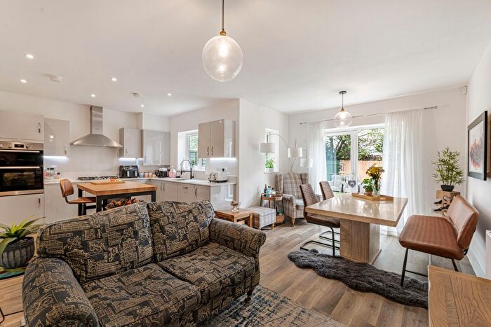 4 Bedroom Terraced House For Sale In Holland Gardens, London, SE9