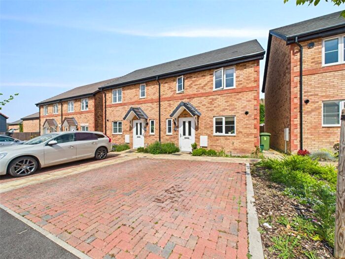 3 Bedroom Semi-Detached House For Sale In Emperor Way, Chinnor, Oxfordshire, OX39