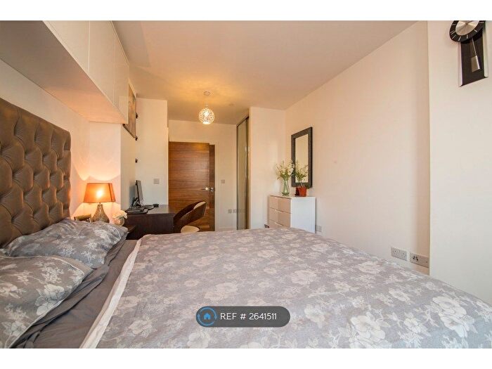 1 Bedroom Flat To Rent In John Donne Way, London, SE10