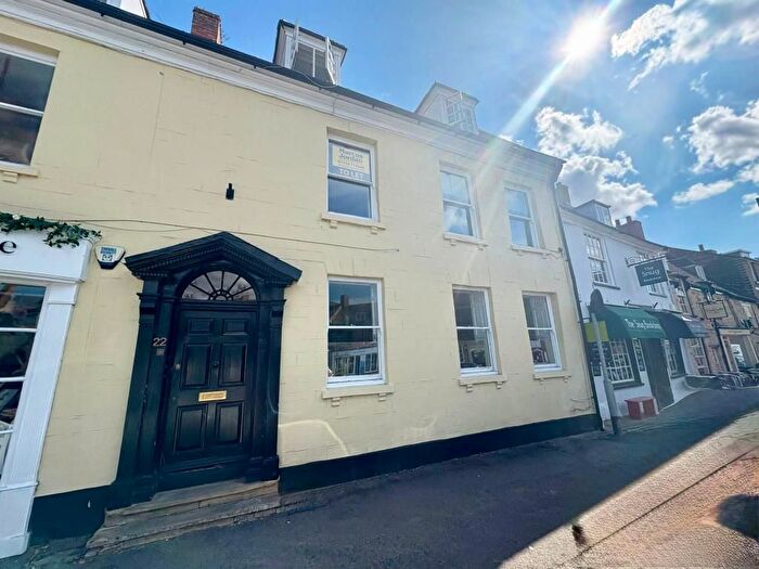 4 Bedroom Town House To Rent In Market Place, Olney, MK46