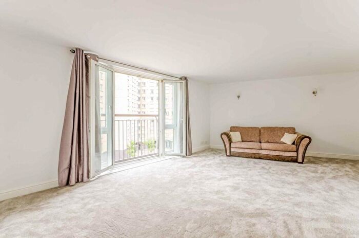 2 Bedroom Flat To Rent In Franklin Building, Canary Wharf, London, E14