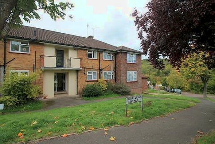 3 Bedroom Flat To Rent In Bedroom First Floor Flat In Purley, CR8