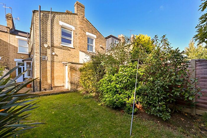 1 Bedroom Flat To Rent In Ivydale Road, Nunhead, London, SE15