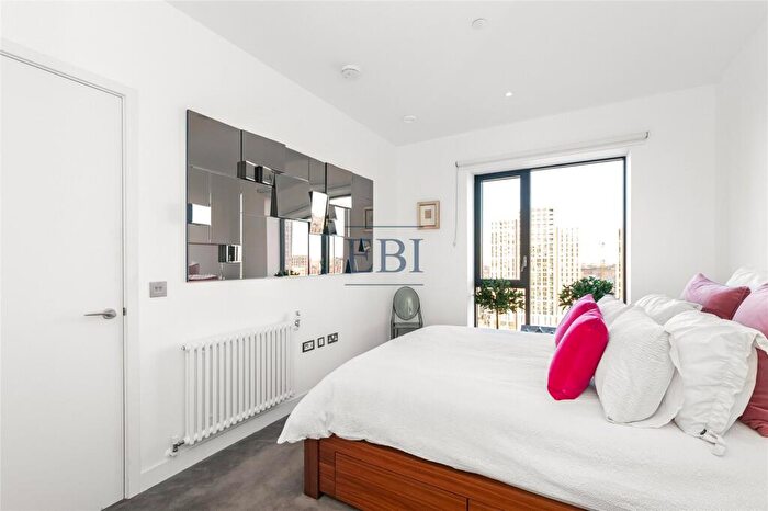 1 Bedroom Apartment For Sale In Grantham House, Botanic Square, E14