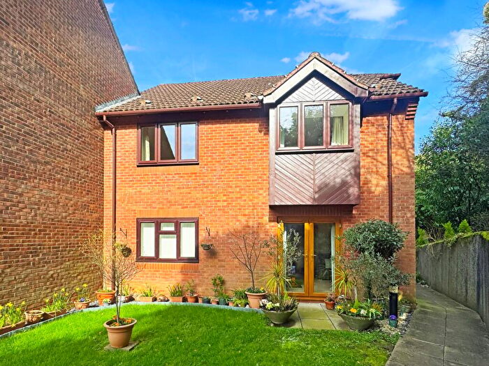 2 Bedroom Property For Sale In King George V Road, Amersham, HP6