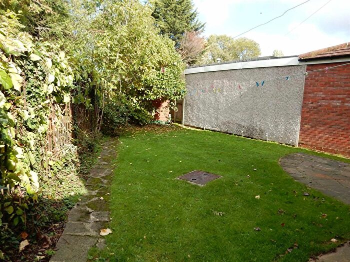 3 Bedroom Detached House To Rent In Poplar Avenue, Southall, UB2