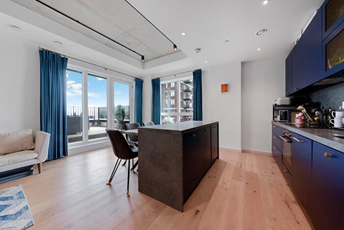 2 Bedroom Apartment For Sale In Dulke House, Goodluck Hope, E14