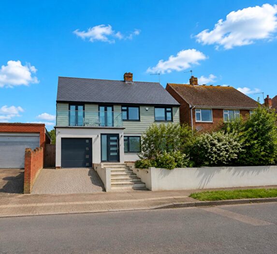 4 Bedroom Detached House For Sale In Queens Avenue, Broadstairs, CT10