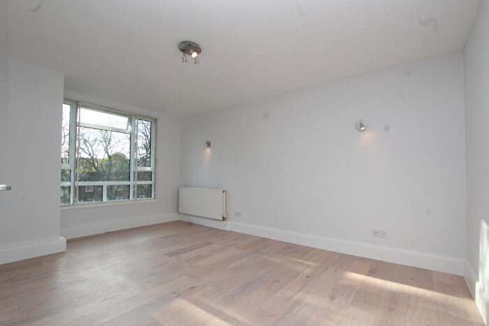 1 Bedroom Apartment To Rent In Buckingham Lodge, Muswell Hill, London, N10