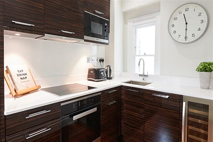 1 Bedroom Flat To Rent In Kensington Gardens Square, London, W2