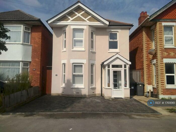 3 Bedroom Detached House To Rent In Beaufort Road, Bournemouth, BH6