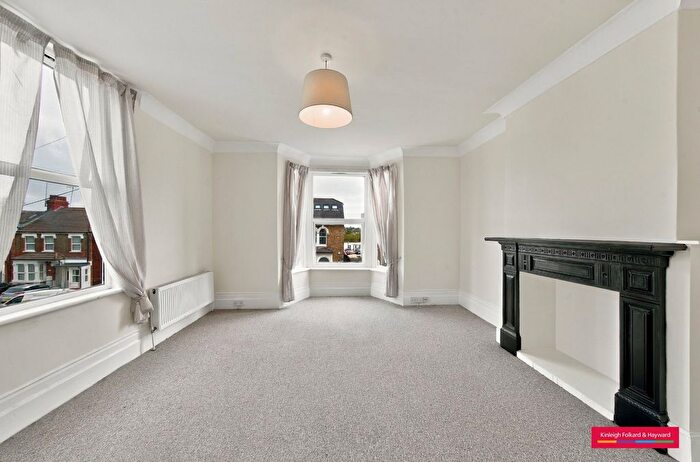Studio To Rent In Holly Park Road, London, N11