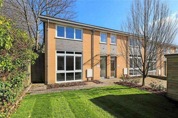 1 Bedroom Apartment To Rent In Millbrook Road East, Southampton, Hampshire, SO15