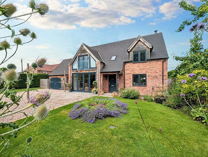 3 Bedroom Detached House For Sale In Main Street, Caunton, NG23