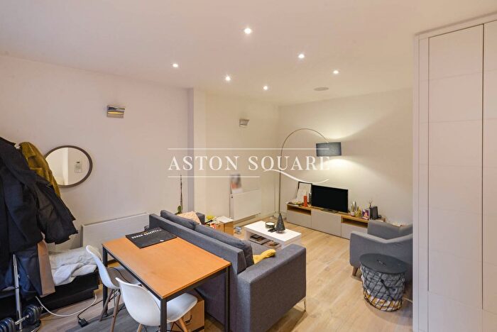 2 Bedroom Flat To Rent In Pentonville Road, London, N1