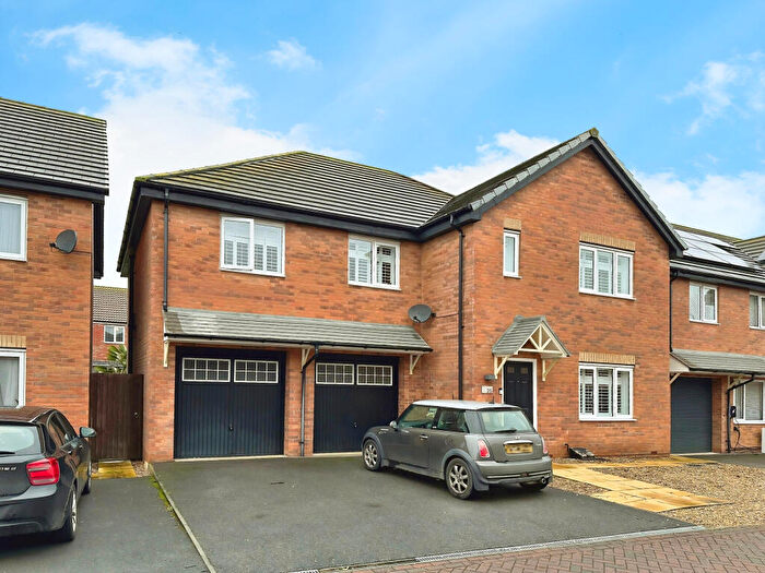 6 Bedroom Detached House For Sale In Leon Drive, Stanground South, Peterborough, Cambridgeshire, PE2