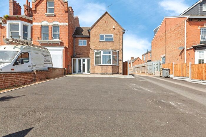2 Bedroom Semi-Detached House For Sale In Aylestone Road, Leicester, LE2