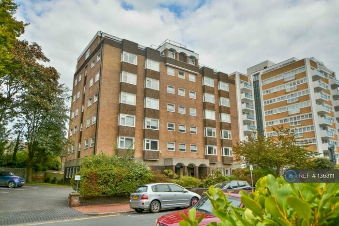 Studio To Rent In Hartington Place, Eastbourne, BN21