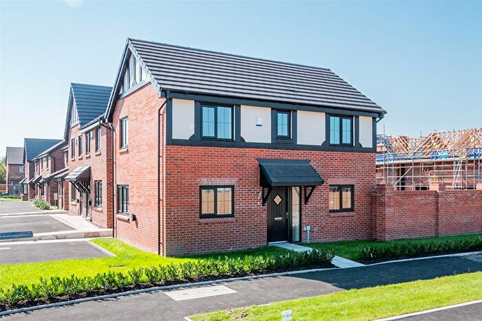 3 Bedroom Detached House To Rent In Platelayers Close, Horwich, Bolton, BL6