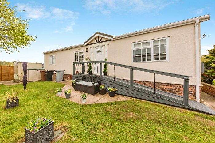 2 Bedroom Mobile/park Home For Sale In Lee Green Lane, Church Minshull, Nantwich, CW5