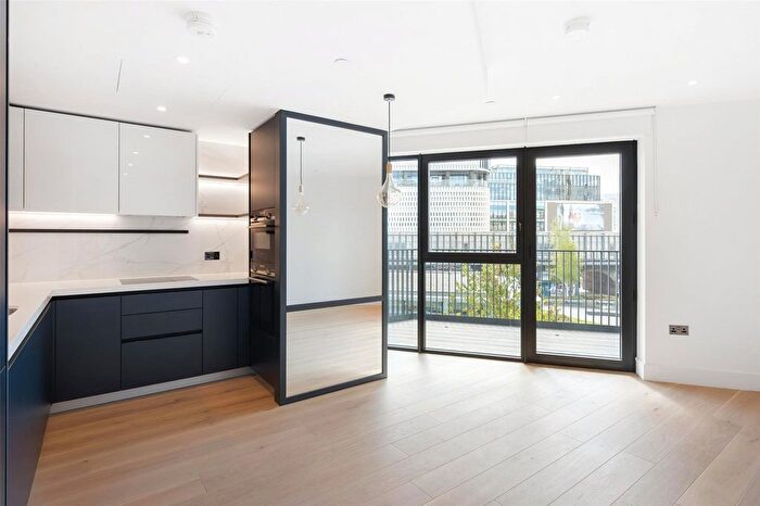 2 Bedroom Flat To Rent In Fountain Park Way, White City Living, White City, London, W12