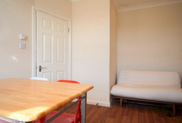 2 Bedroom Flat To Rent In Malden Road, Chalk Farm, NW5