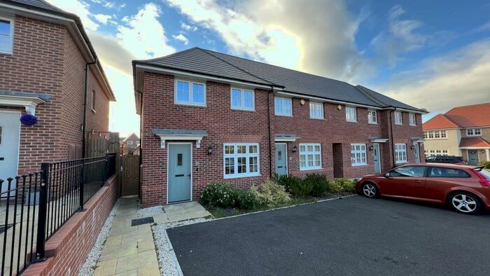 3 Bedroom Semi-Detached House To Rent In Hungerhill Close, Breadsall, Derby, DE21