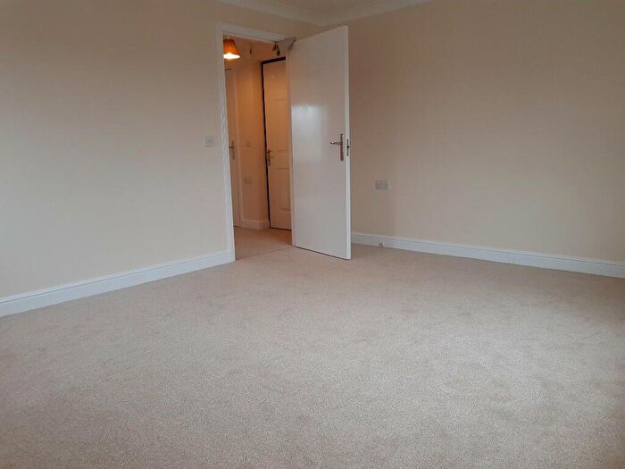 1 Bedroom Flat To Rent In West Mills Road, Fordingbridge, Hampshire, SP6