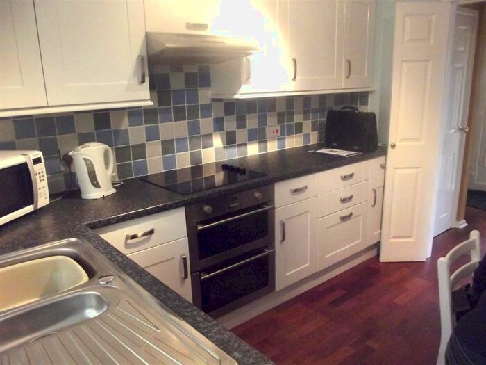 2 Bedroom Bungalow To Rent In Esless Park, Rhostyllen, LL14