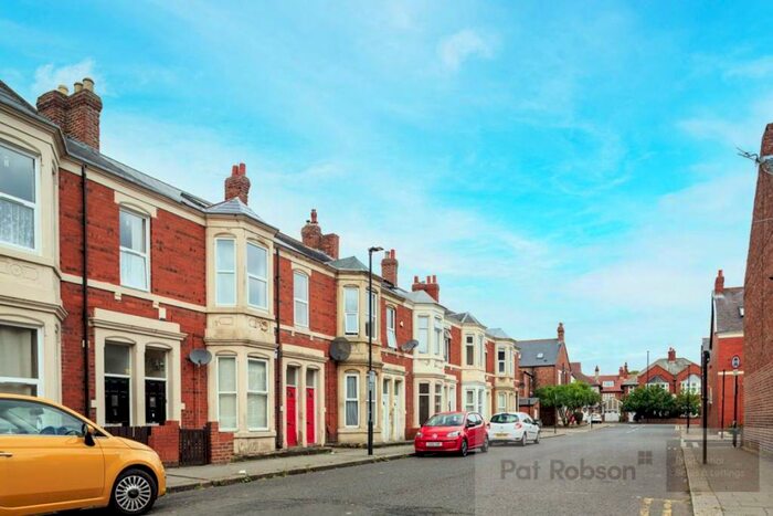 5 Bedroom Property To Rent In Lonsdale Terrace, Newcastle Upon Tyne, NE2