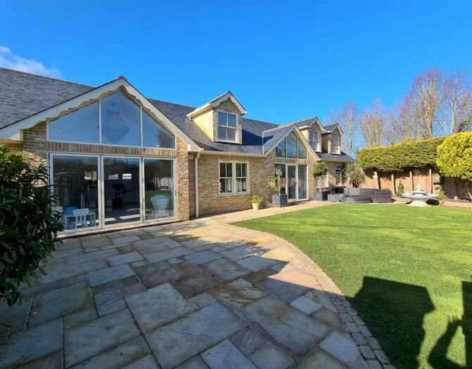 5 Bedroom Detached House To Rent In Little Warley Hall Lane, Brentwood, CM13