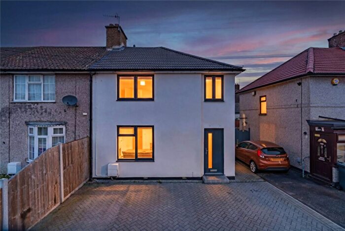 4 Bedroom End Of Terrace House For Sale In Reede Road, Dagenham, RM10