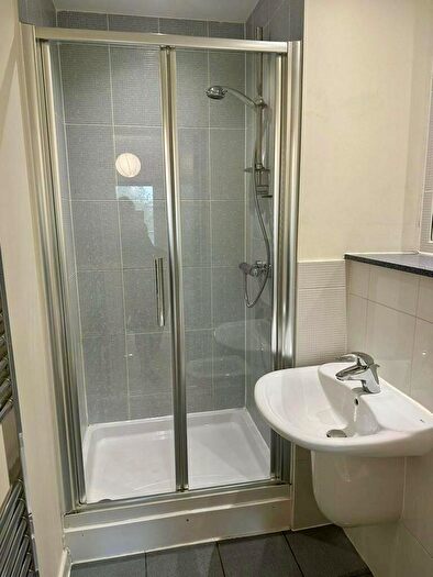 2 Bedroom Flat To Rent In Windsor, Court Bow, E3