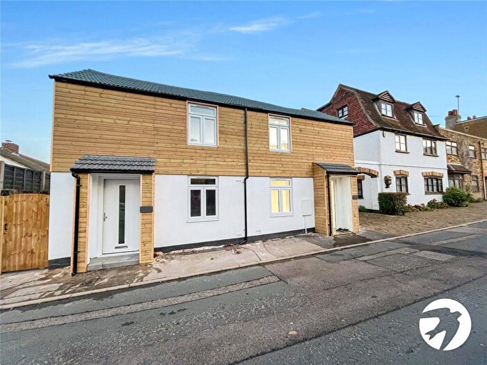 3 Bedroom Semi-Detached House To Rent In Cooling Road, Rochester, Kent, ME2