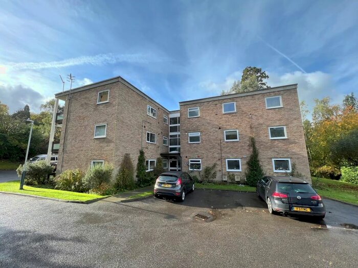 2 Bedroom Flat To Rent In Ferndale Close, Tunbridge Wells, TN2