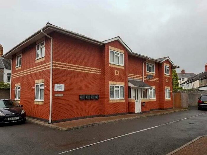 2 Bedroom Flat To Rent In Albany Court, Bangor Street, Cardiff, CF24