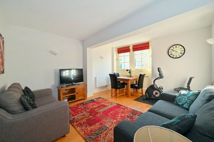 2 Bedroom Flat To Rent In Gainsford Street, London, SE1