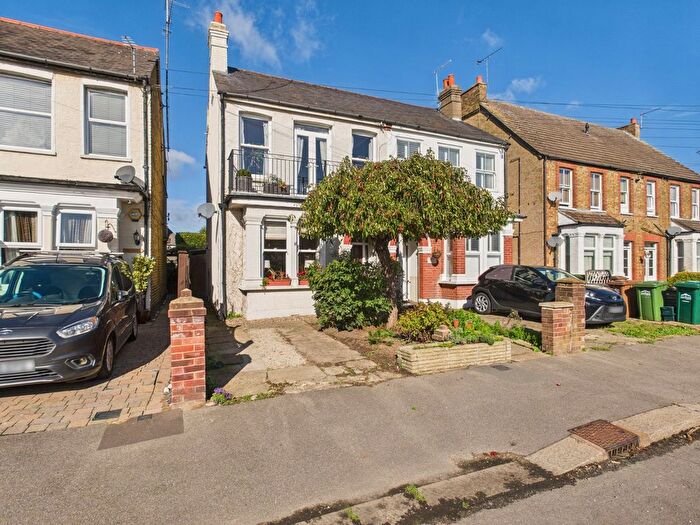 4 Bedroom Semi-Detached House For Sale In Thetford Road, Ashford, Surrey, TW15