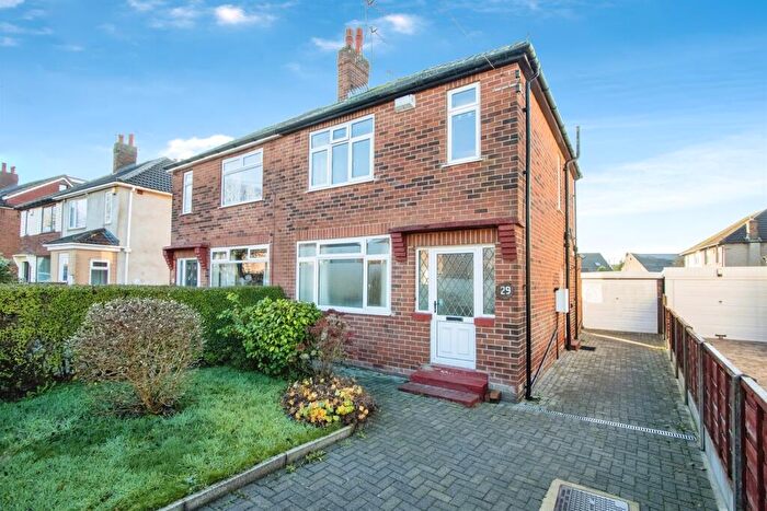 3 Bedroom Semi-Detached House For Sale In Sandway, Leeds, LS15