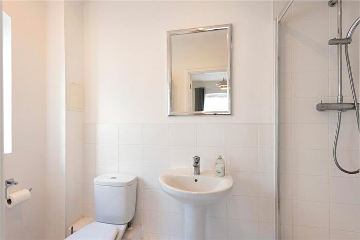 2 Bedroom Apartment For Sale In The Rope Walk, Canterbury, Kent, CT1